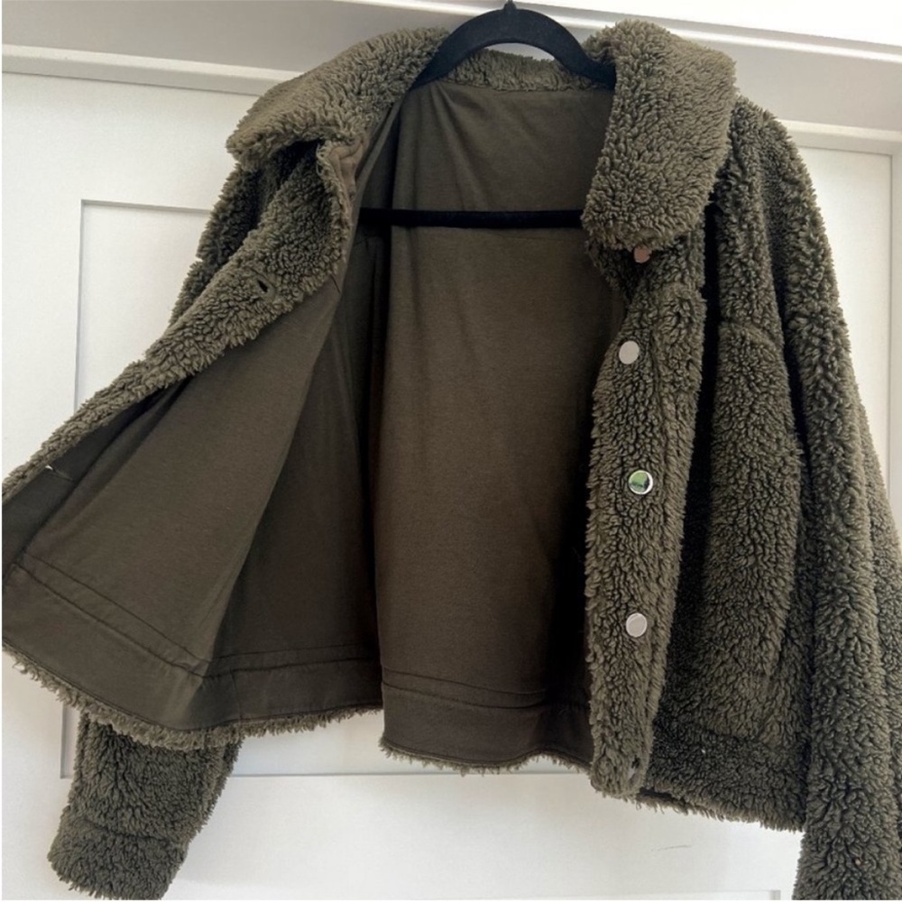 Lululemon Cropped Teddy Jacket Olive Green - Picture 8 of 11
